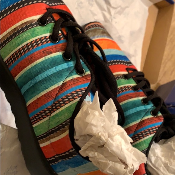 Colorful Bohemian Tennis shoes - Yes We Vibe. New - Picture 3 of 7